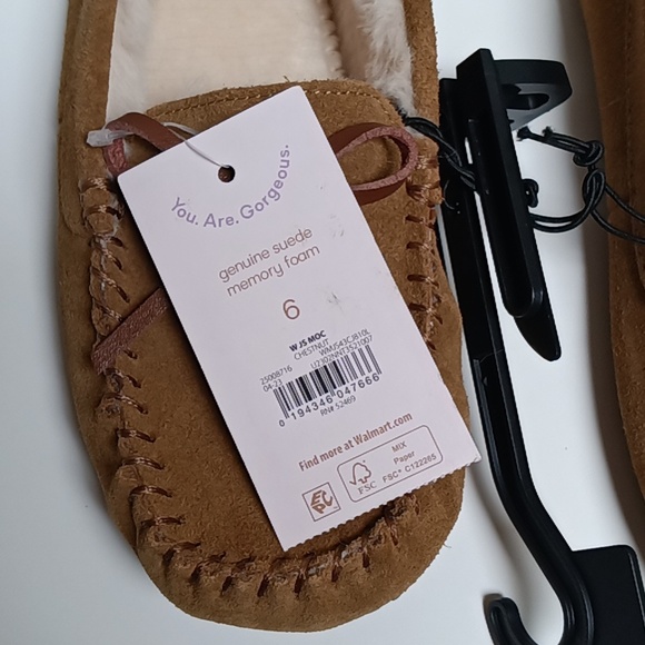 NWT Joyspun Women's Genuine Suede Tan Moccasin Loafer Size 6 - Picture 6 of 10